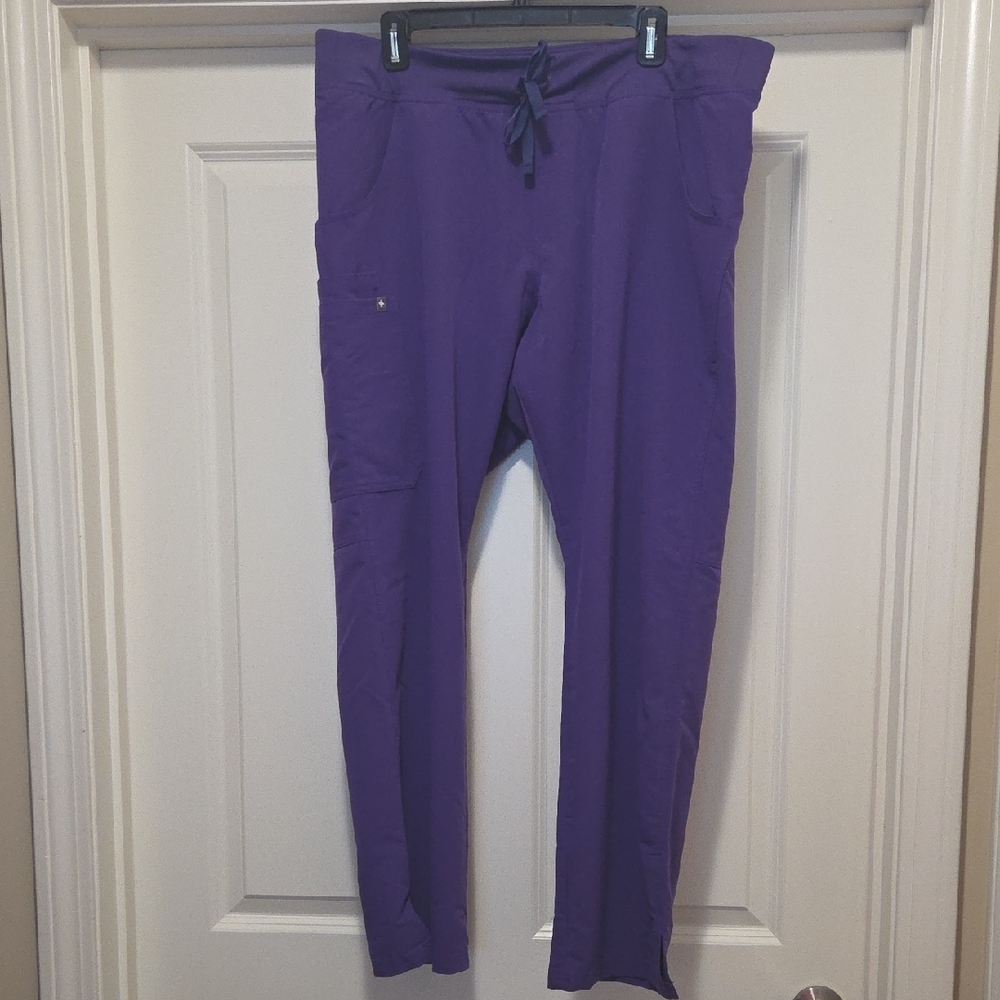 FIGS Kade Cargo Scrub Pants In Digital Grape XL